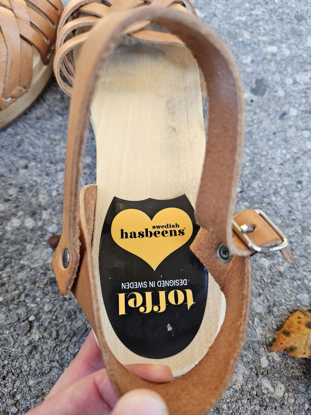Toffel Swedish Hasbeens Tan Woven Leather Clog Sandals - Picture 8 of 12